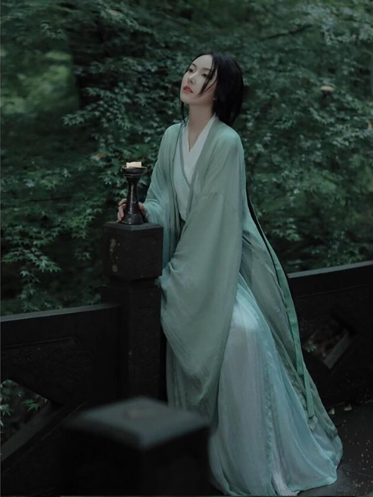 The light mint green Hanfu clothing